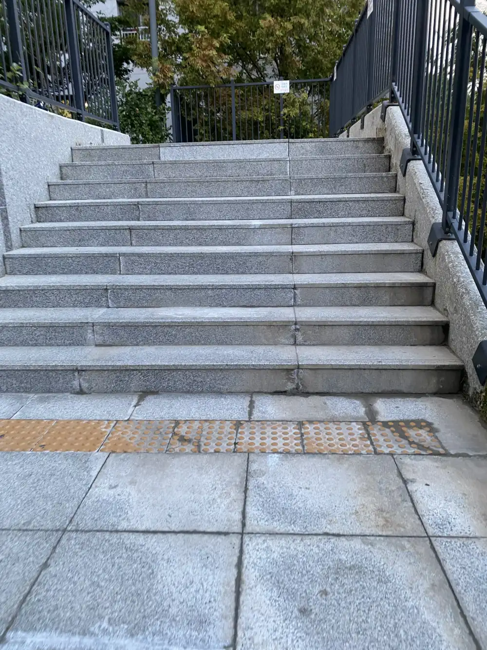 계단 대리석 연마 작업 현장